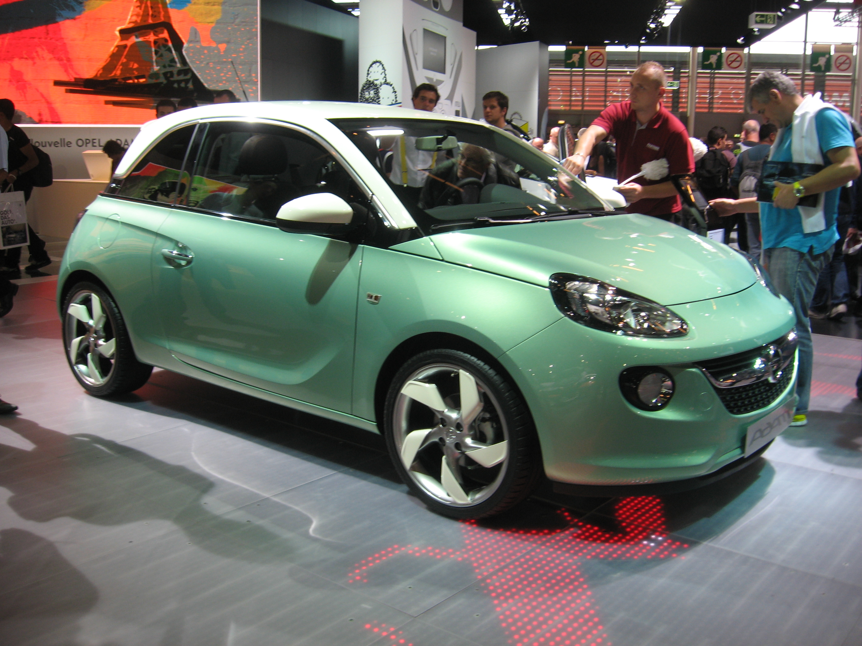Opel-Adam_Green-front
