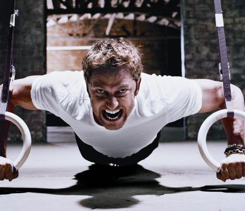 gerard-butler-rings-480-415