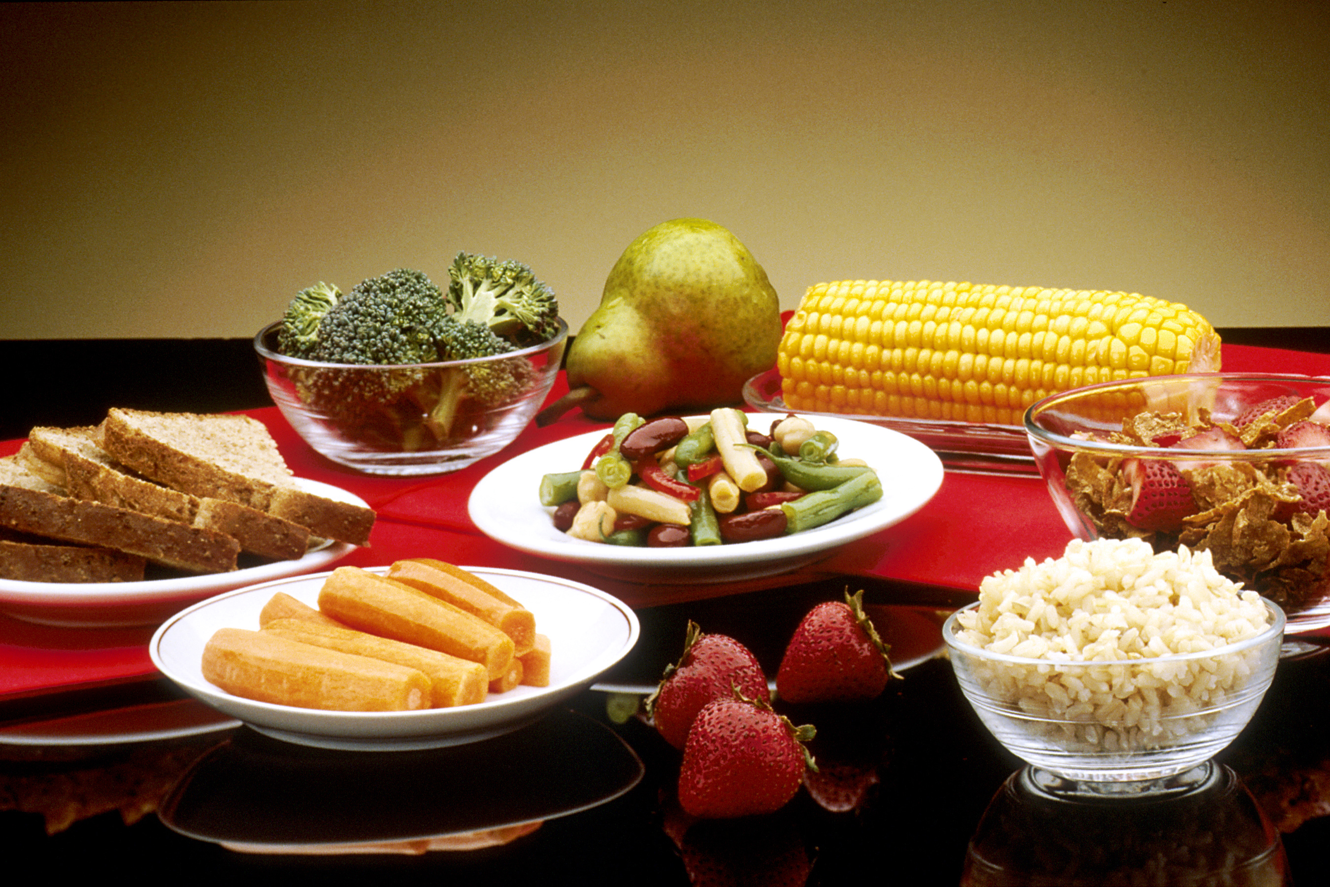 Good_Food_In_Dishes_-_NCI_Visuals_Online