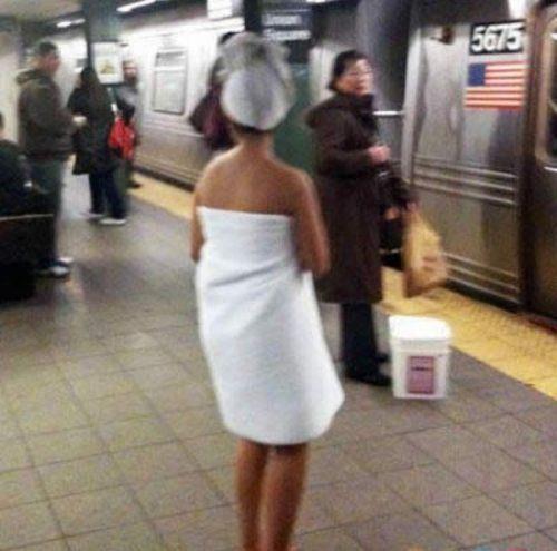 strange-bizarre-people-on-subways43-1