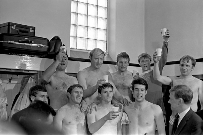 Soccer - Football League Division One - Newcastle United v Manchester City