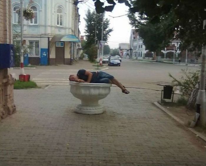 drinks_too_many_looks_13