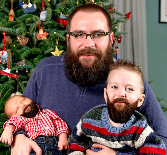 xUtterly-Cringeworthy-Family-Christmas-Cards-11.jpg.pagespeed.ic.btpDk-tZin