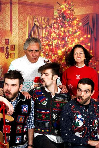 xUtterly-Cringeworthy-Family-Christmas-Cards-2.jpg.pagespeed.ic.VHbm5NRDko