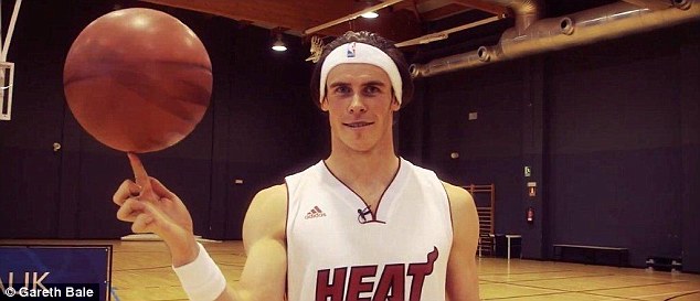 272AAB6100000578-0-image-a-66_1427807819054