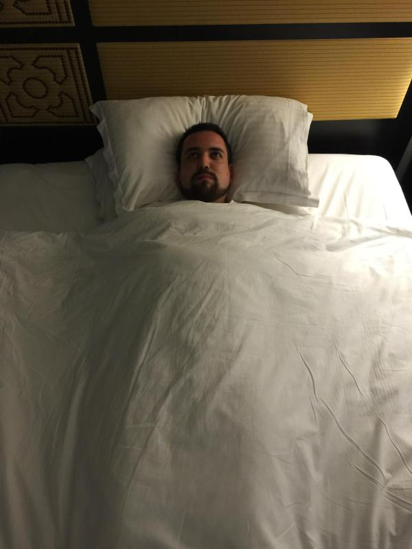 guy-wins-a-solo-vacation-is-determined-to-show-his-wife-he-didnt-enjoy-it-13-photos-4