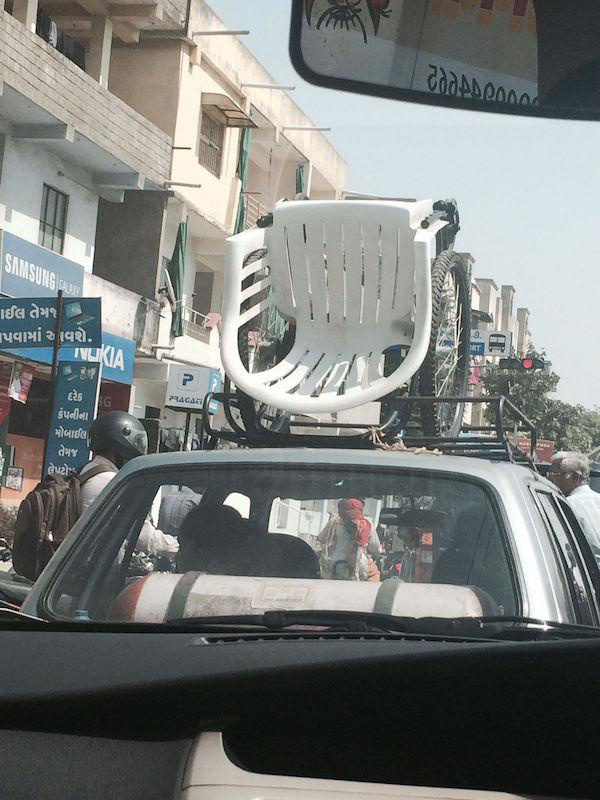 dont-mind-me-just-passing-alone-32-photos-22