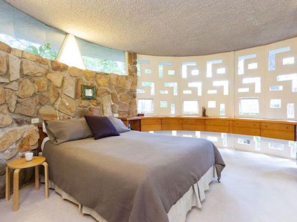 guy-spends-over-1-million-dollars-to-live-in-a-penis-shaped-house-9-photos-8