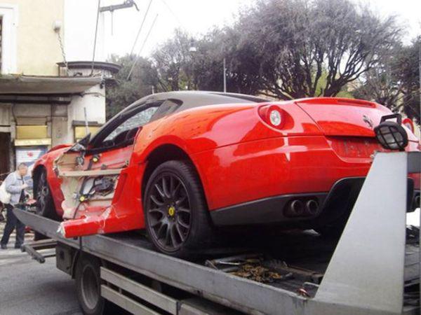 valet-destroys-ferrari-and-may-be-having-a-worse-day-than-you-4-photos-3