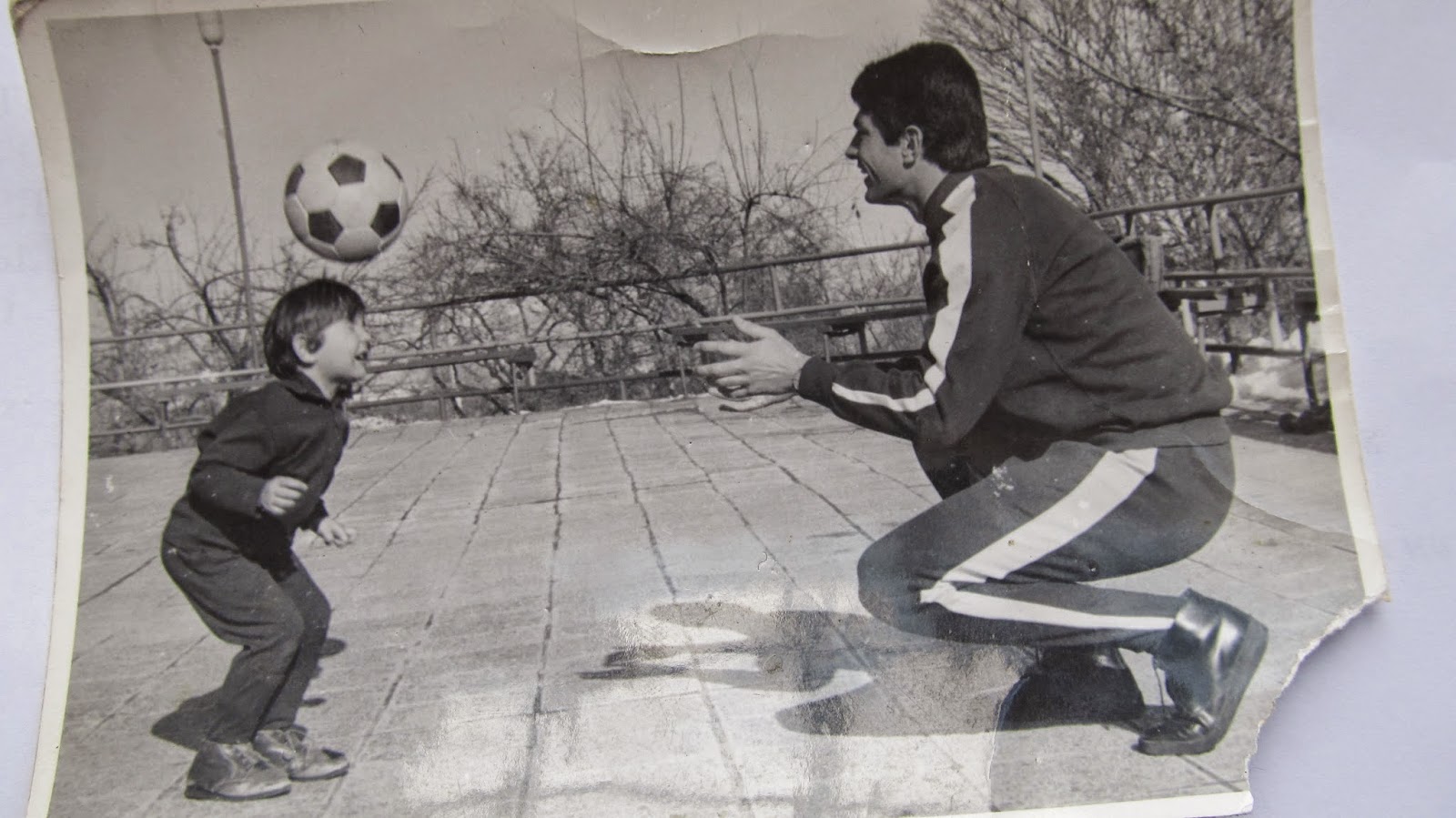 Как Еузебио поиска автограф от сина на Гунди