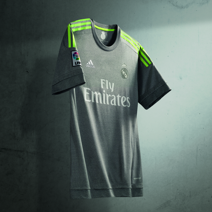 Real_Madrid_Away1516
