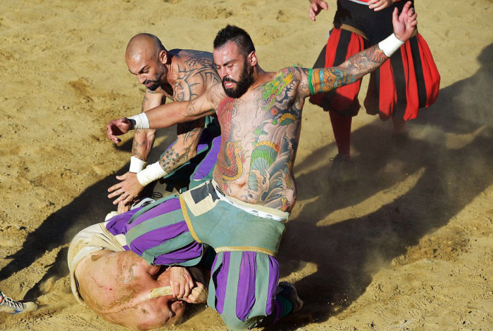 historic_football_match_09