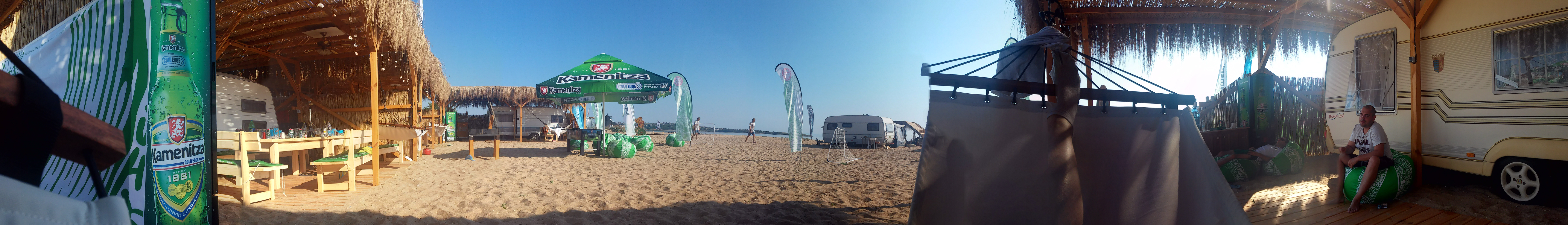 Оцеляхме след 3-дневен кемпистки запой на морето