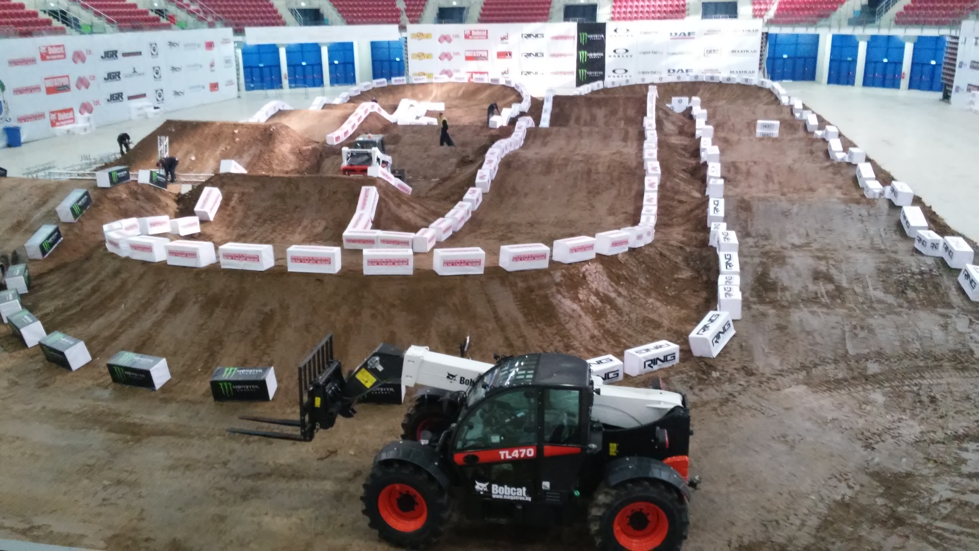 Организаторите на Supercross Sofia с жест към феновете