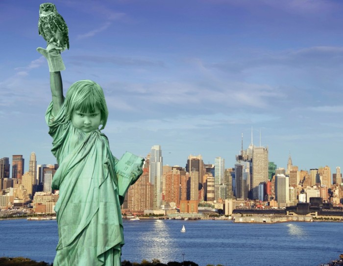 girl_holds_an_owl_12