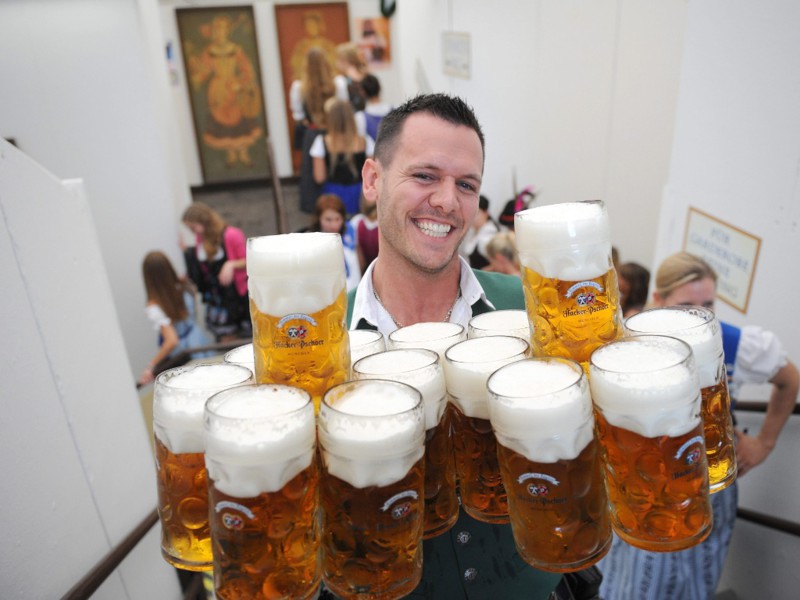 Това са най-добрите сервитьори, брато (СНИМКИ)