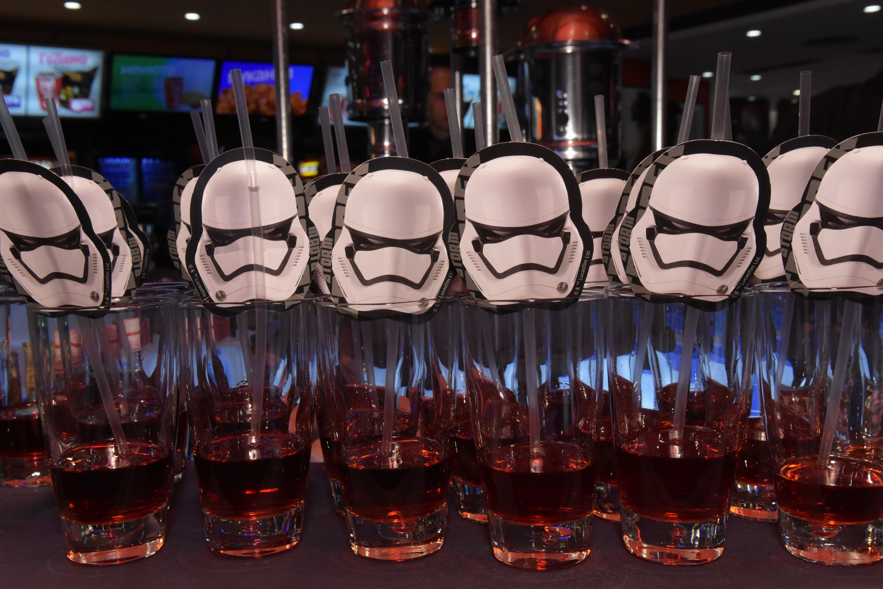 Дарт Вейдър, Чубака и Йода вилняха в София