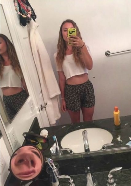 selfi-otrazhenie-v-zerkale-kripota-2019495