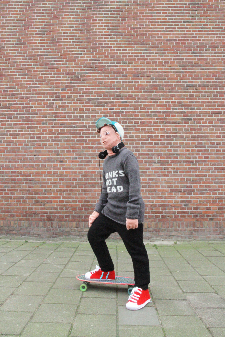 my-son-doesnt-want-to-cuddle-anymore-so-i-knit-a-cuddly-version-of-him-4__880