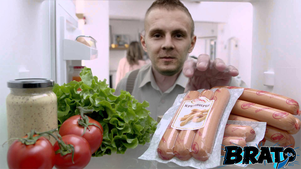 Новите професии на Моци - хирург, кечист и офицер от SS