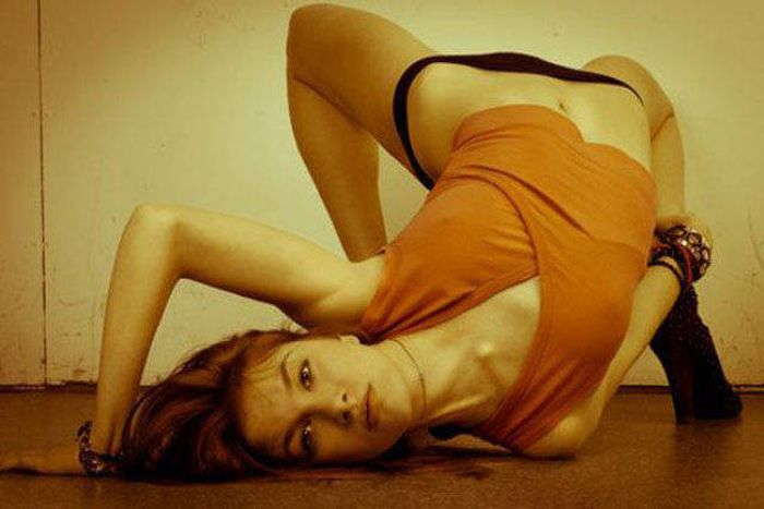 models_posing_41
