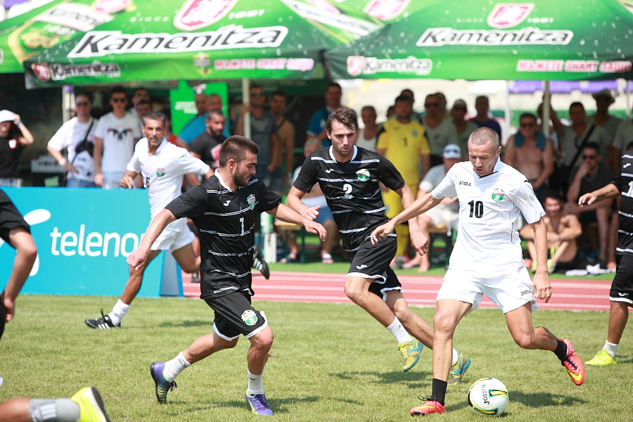 Отиваш на "Камп Ноу" с бате Ицо Стоичков и "Каменица Фен Купа"