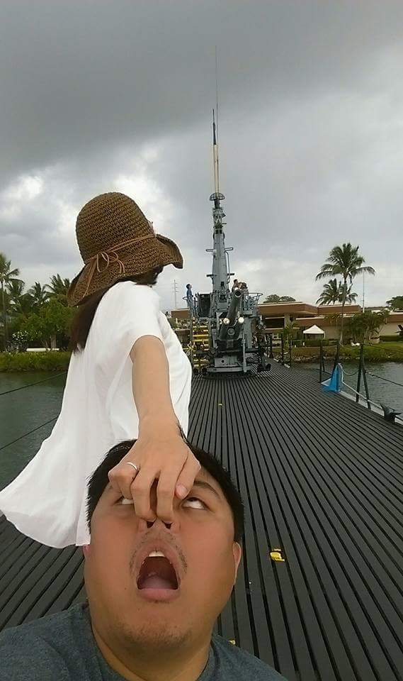 Еволюцията на "follow me to" или новата мода във фотографията (СНИМКИ)