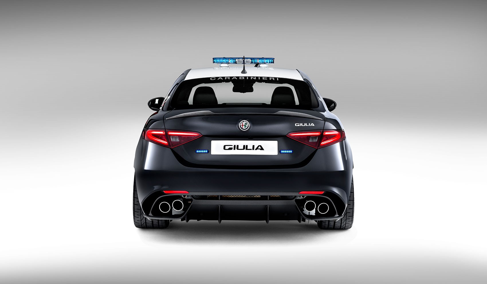 Новите патрулки в Италия вдигат 100 км/ч за 3.9 секунди