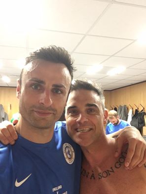 Два гола от Бербатов, мрежички от Роналдиньо в шоу на "Олд Трафорд" (ВИДЕО)