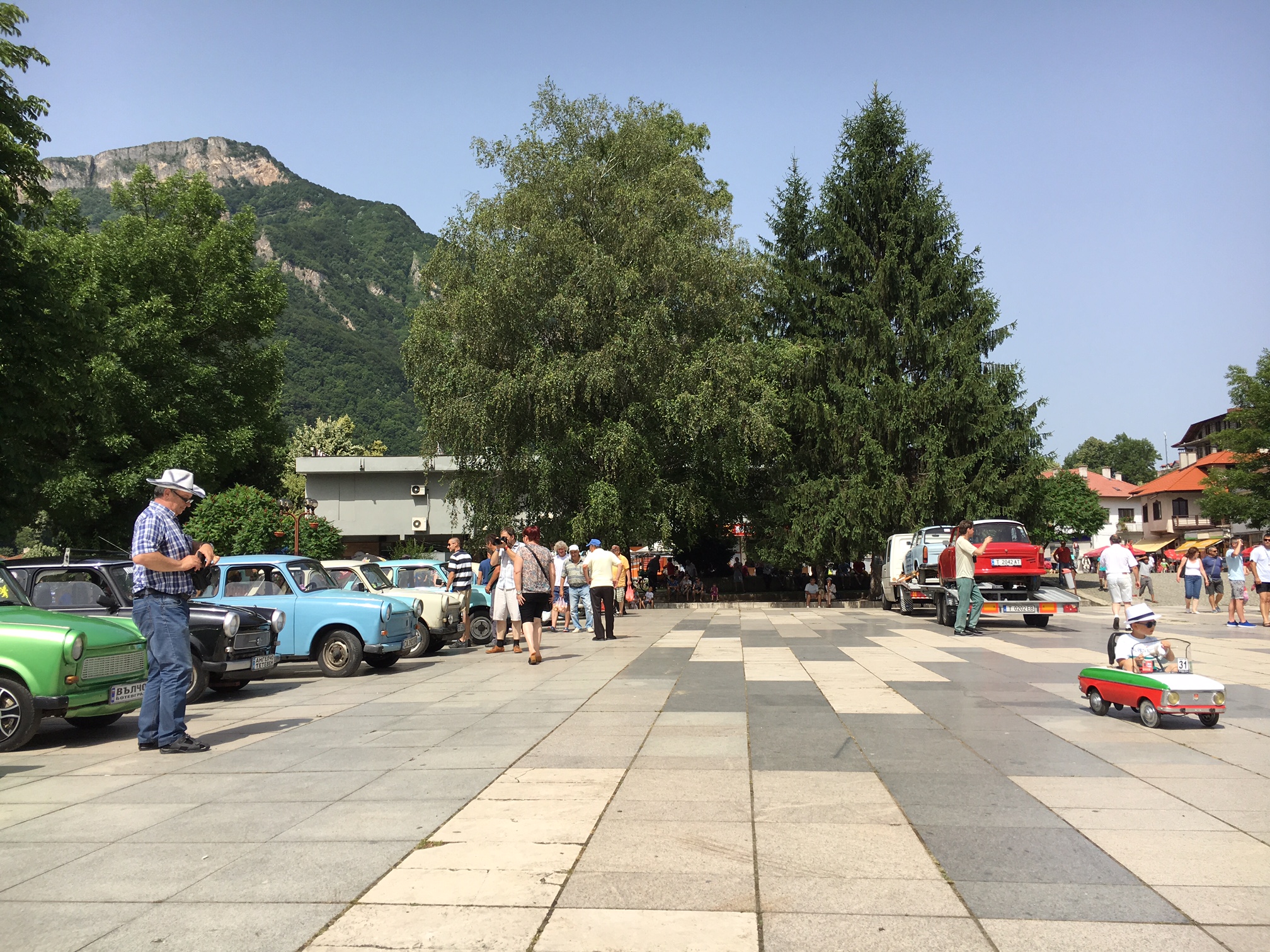 "Трабант фест" се проведе в Тетевен (СНИМКИ и ВИДЕО)