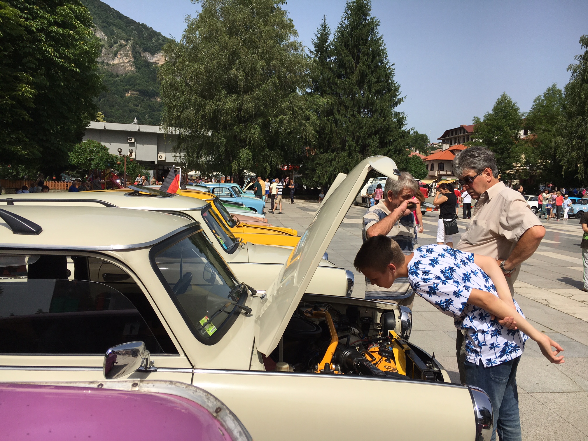 "Трабант фест" се проведе в Тетевен (СНИМКИ и ВИДЕО)