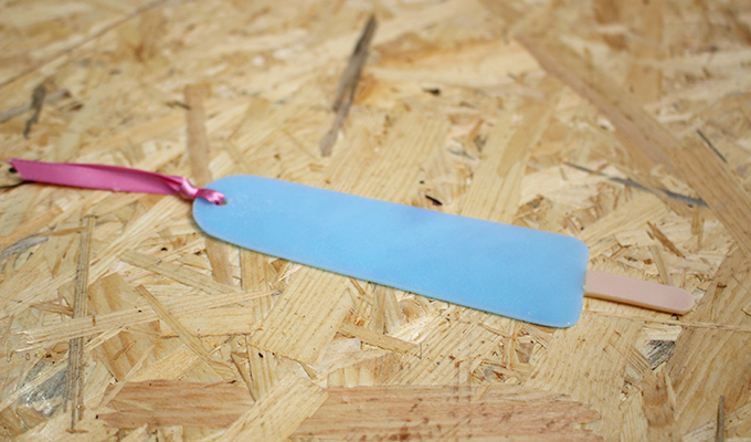 Яйца на очи, бекон и още храни като разделители за книги (СНИМКИ)