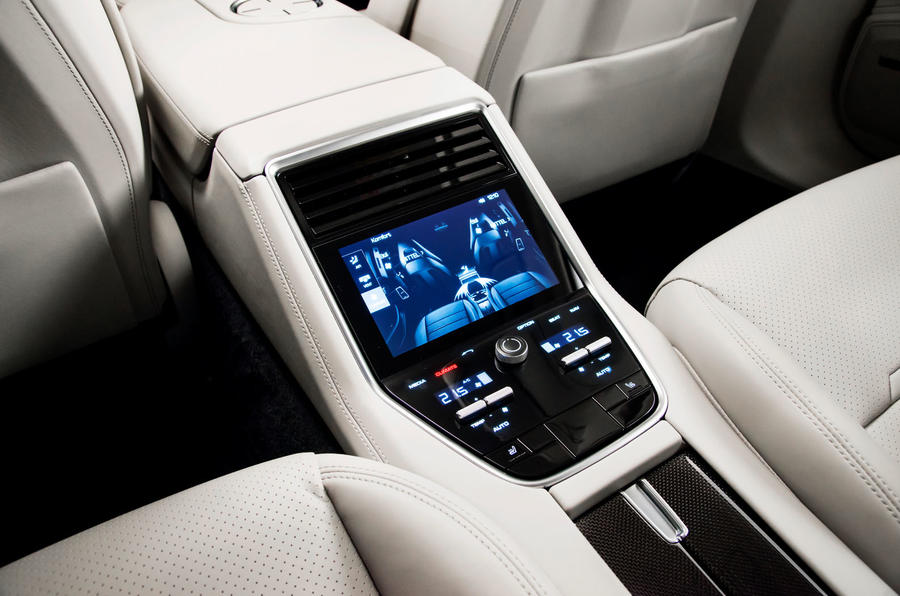 Новата Panamera или най-бързата серийна лимузина (СНИМКИ)