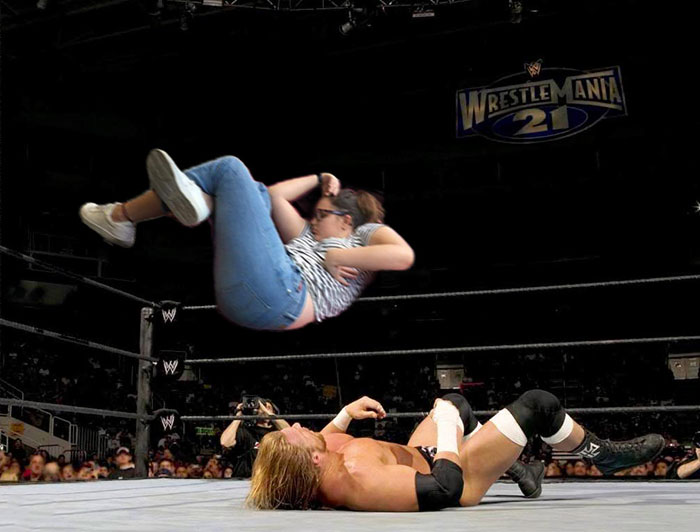 girl-falls-asleep-chair-university-library-photoshop-battle-12-57bd8e95347c7__700