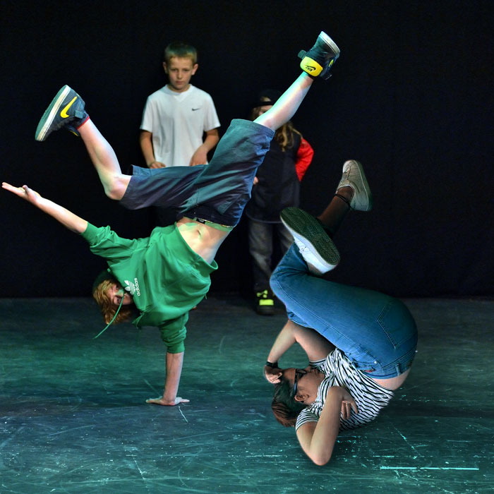 pls-57bd8af14b092__700