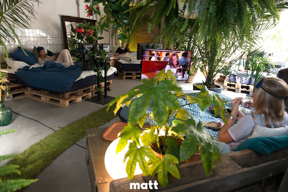 Гениално! Отвори бар за избиване на махмурлук