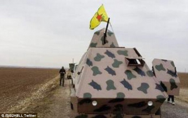 Кюрдските бойци ползват коли като от филма "Лудия Макс" срещу ИДИЛ