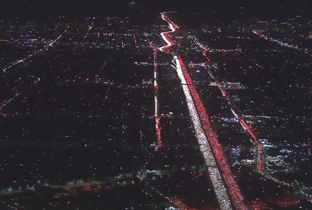 Епично задръстване в Лос Анджелис (НЕ СИ ВИЖДАЛ ТАКОВА НЕЩО)