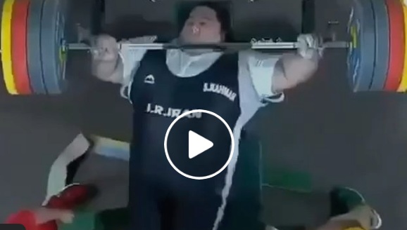 ВИДЕО: Да вдигнеш 300 кг на лежанката