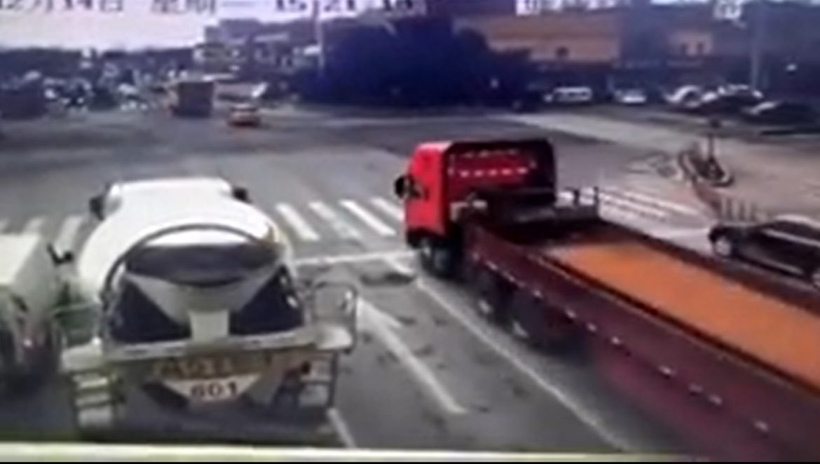ВИДЕО: Когато не си обезопасиш товара